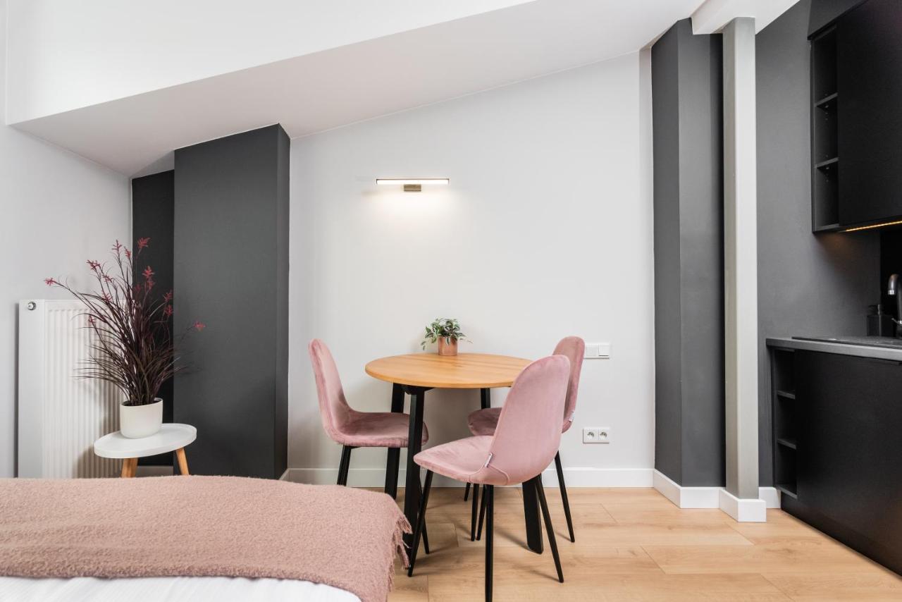 קרקוב Smart Apartments - Old Town & Main Train Station - By Upstairs מראה חיצוני תמונה